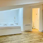Le Boudoir De Thais