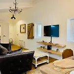 Le Boudoir De Thais Apartment