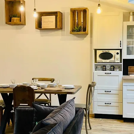 Le Boudoir De Thais