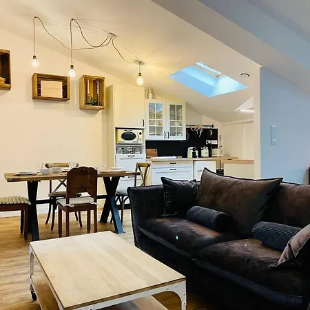 Le Boudoir De Thais *