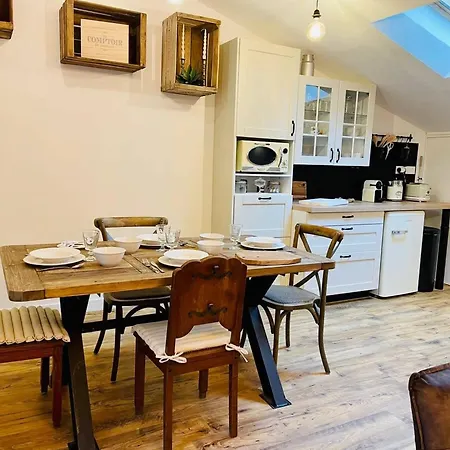 Le Boudoir De Thais La Rochelle (Charente-Maritime)