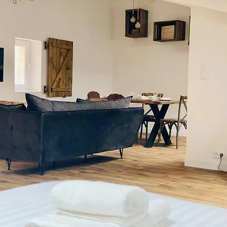 Le Boudoir De Thais *