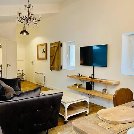 Le Boudoir De Thais Apartment